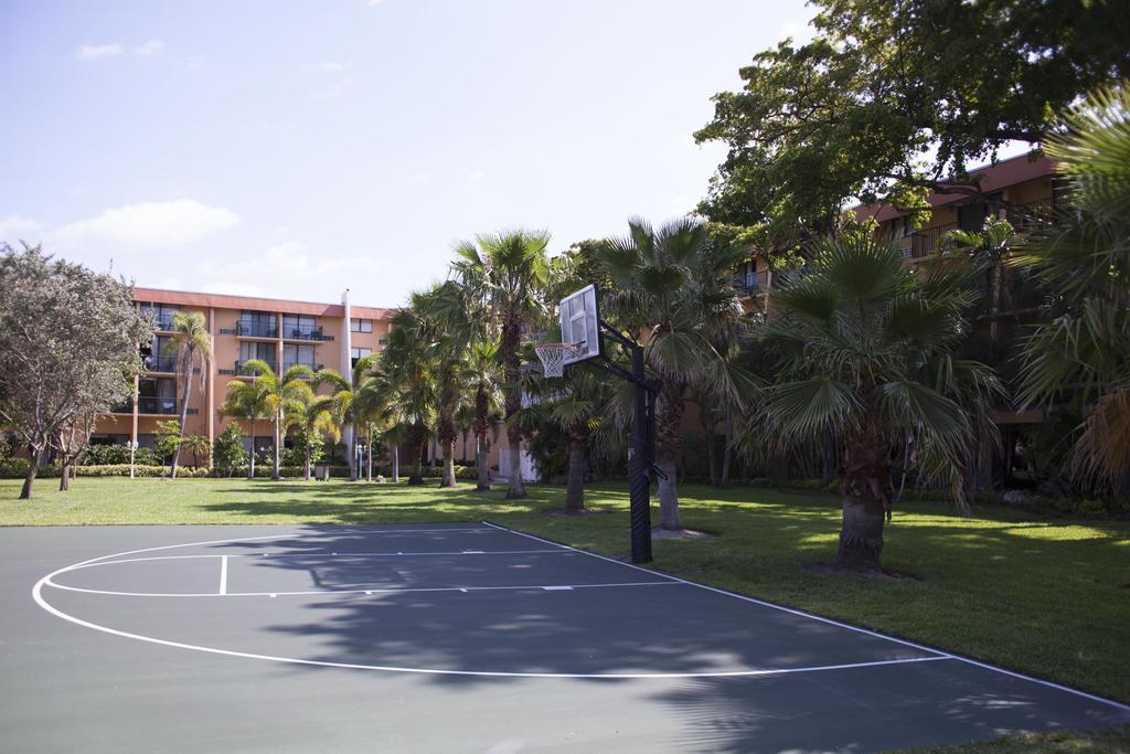 Club Wyndham Palm-Aire Hotel Помпано Бийч Екстериор снимка